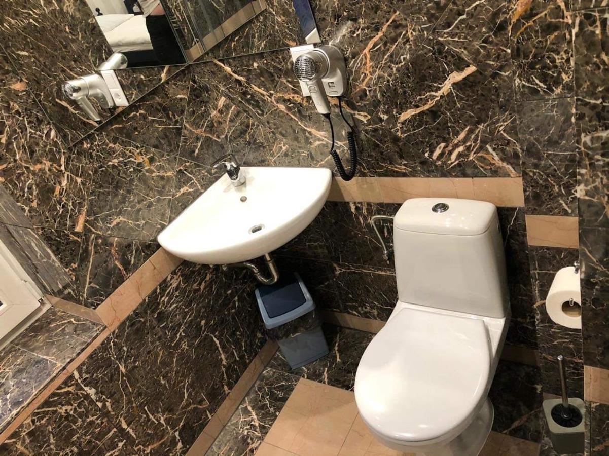 Hotel Tara Kielce Luaran gambar
